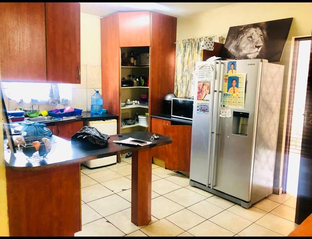 2 BEDROOM APARTMENT FOR SALE IN RUSTENBURG CENTRAL
